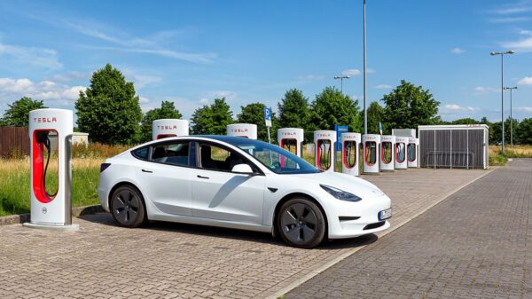 Ford to Use Tesla Superchargers in Its Future EVs